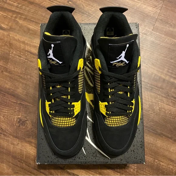 Air Jordan 4 Retro Thunder size 13